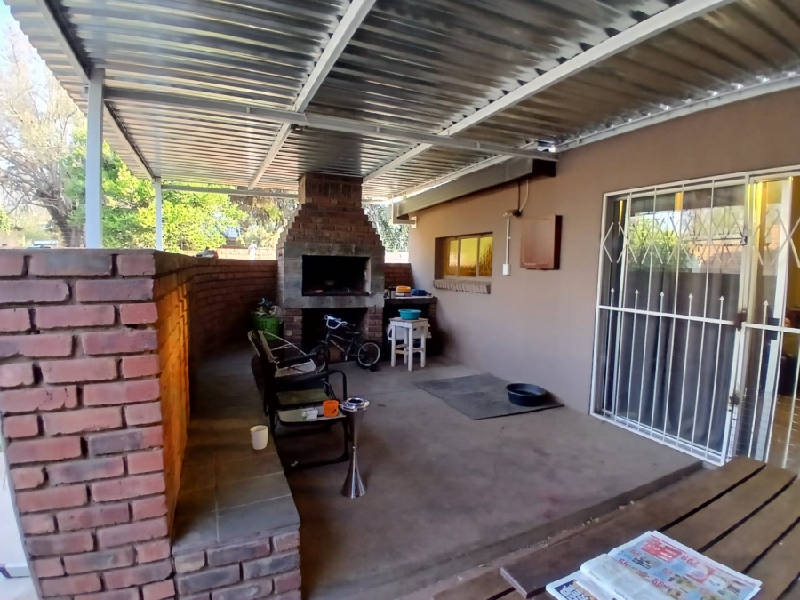 5 Bedroom Property for Sale in Kuruman Northern Cape